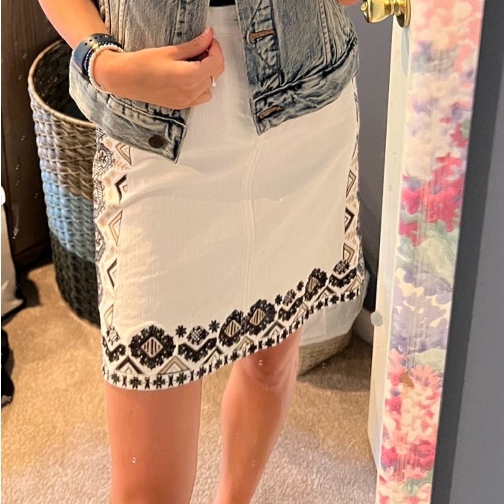 Anthropologie White Embroidered jean skirt